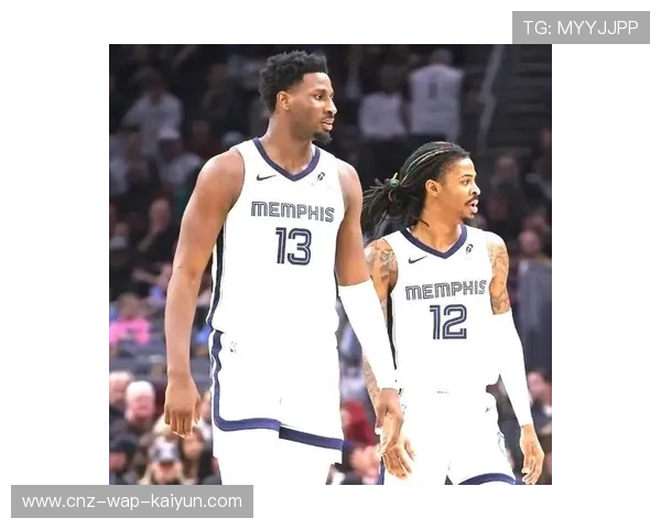 孟菲斯依靠莫兰特速度爆发,瞬间突破对方阵型