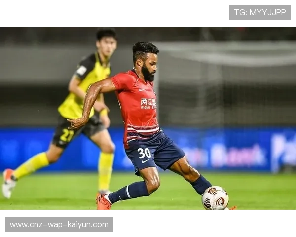 流浪者依靠定位球持续施压