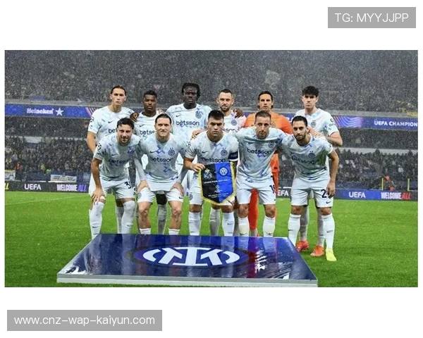 国米防线站位极其稳固