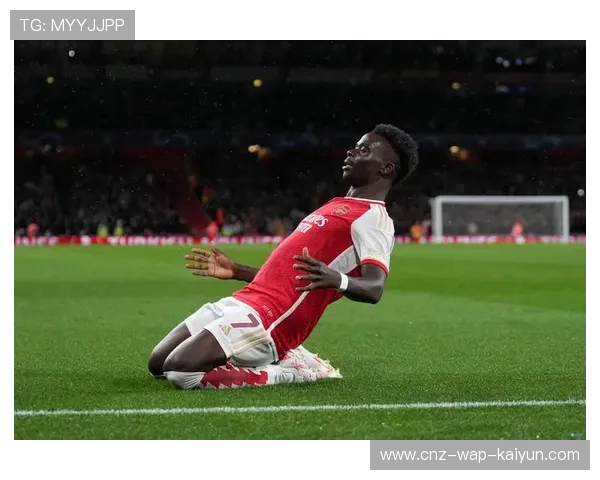 阿森纳前场交叉跑位形成错位